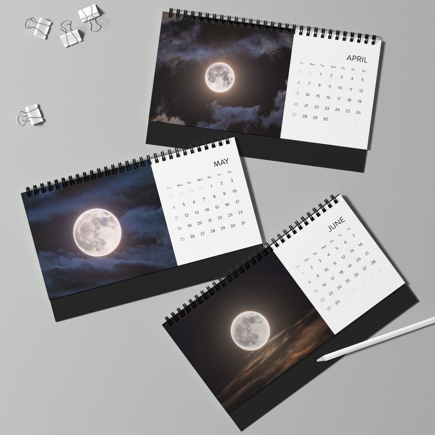 Astronomy Desktop Calendar (2025 grid)